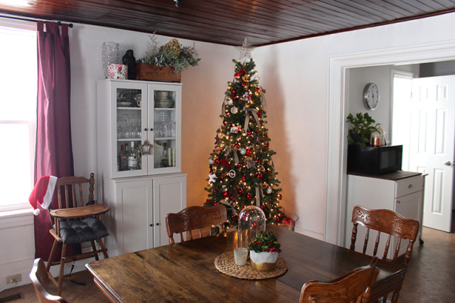 cloverhill-christmas-dining-room
