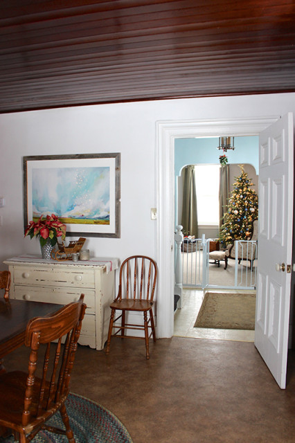 cloverhill-christmas-room-hallway