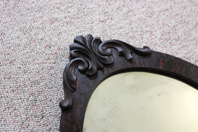 antique-mirror-detail