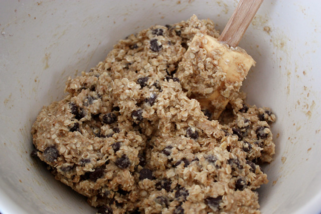 salted-chocolate-chip-oatmeal-cookies-dough