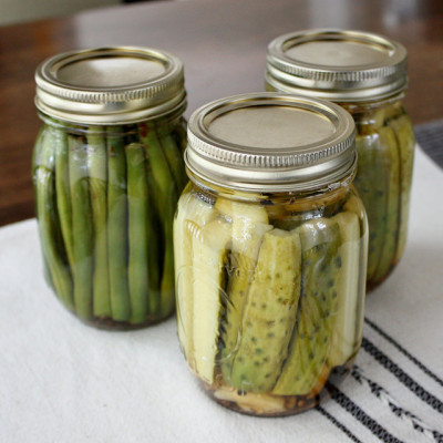 Easy Garlic Dill Refrigerator Pickles