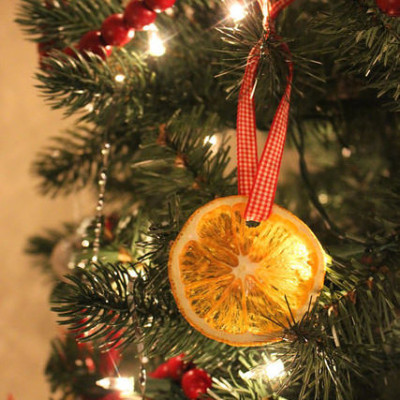 How to Make Dried Orange Christmas Ornaments in the Dehydrator or Oven