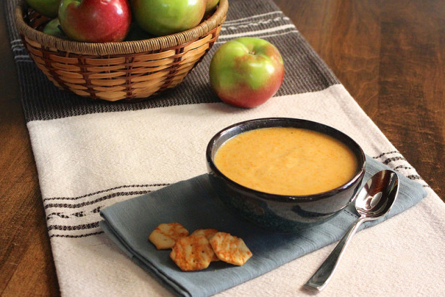 apple-cheddar-soup