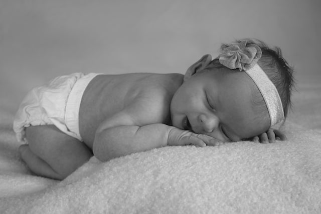 lucy-birth-announcement-bw