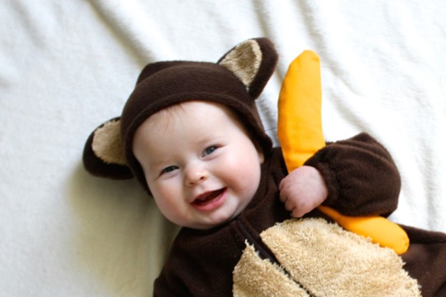 baby-monkey-costume-happy