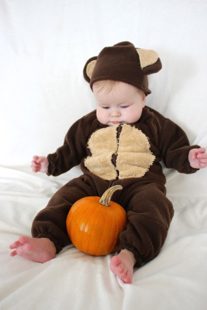 baby-monkey-costume-pumpkin