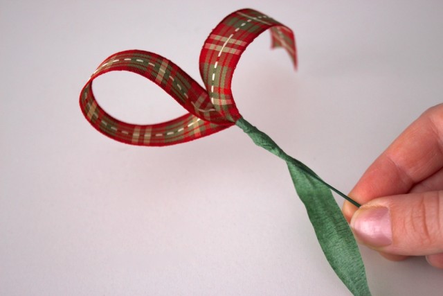 ribbon-loop-florist-tape-taunt