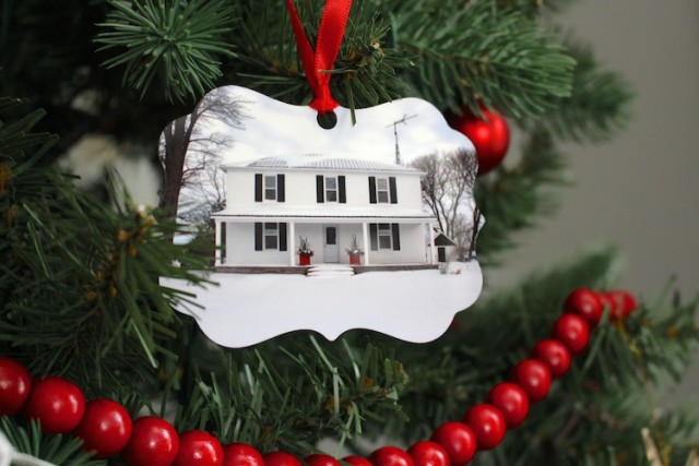 cloverhill-farmhouse-christmas-ornament