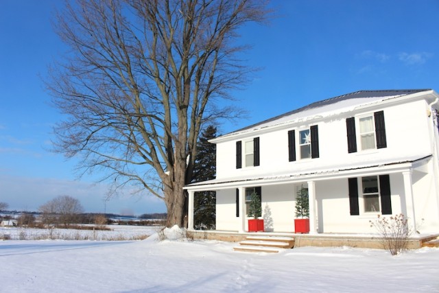 cloverhill-farmhouse-snow-winter-christmas-2016