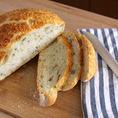 Rustic Rosemary Parmesan No Knead Bread