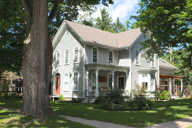 grey-house-east-aurora-NY