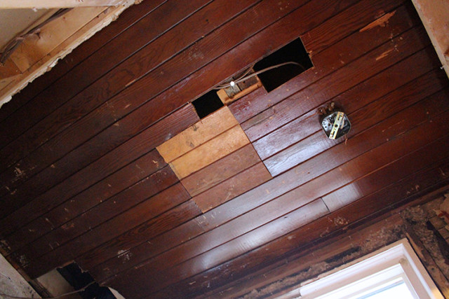 powder-room-original-ceiling-revealed