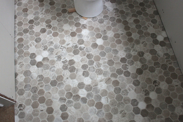 powder-room-vinyl-floor