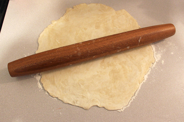 rolling-out-pie-dough