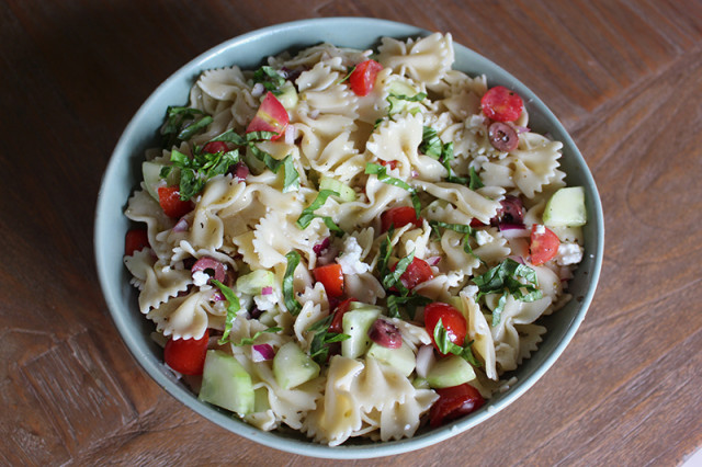 mediterranean-pasta-salad-tossed