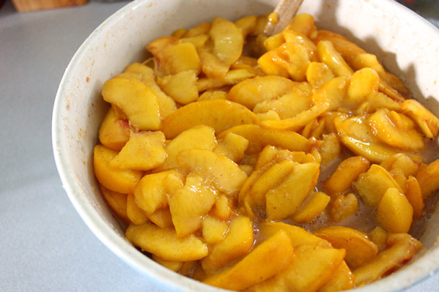 mixed-peach-pie-filling