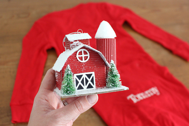 cracker-barrel-barn-christmas-ornament