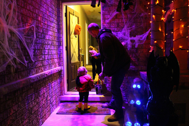 trick-or-treating-lights