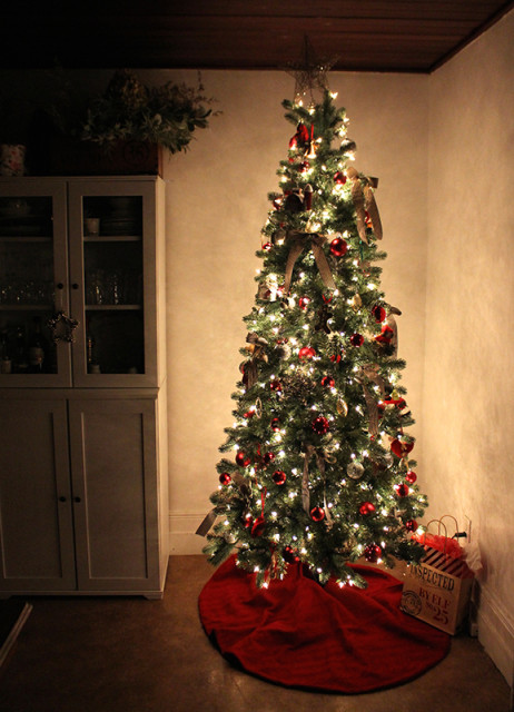 cloverhill-christmas-night-tree