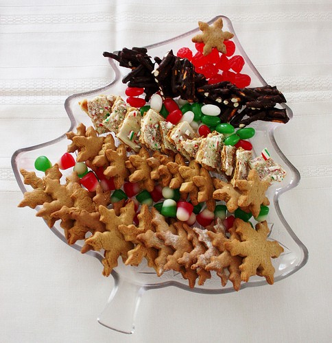 gingerbread-cookies-platter