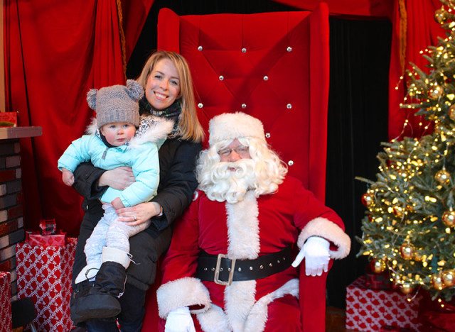 lucy-santa-toronto-christmas-market