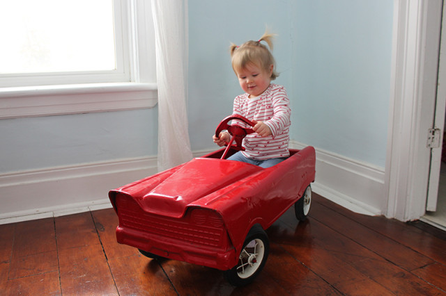 retro-pedal-car-lucy-driving1