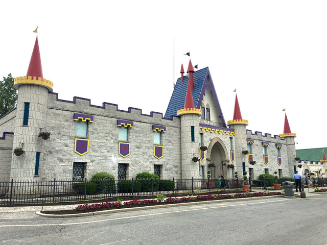 dutch-wonderland-pennsylvania-entrance