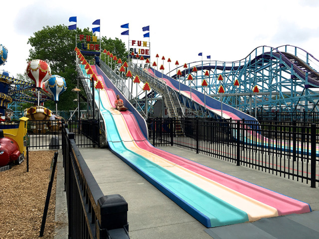 dutch-wonderland-pennsylvania-slide