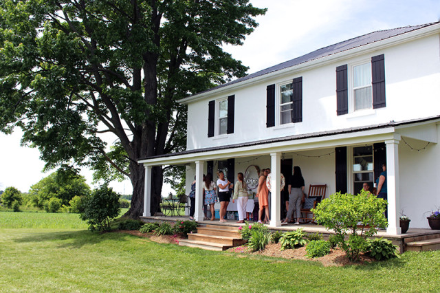 farmhouse-bridal-shower-front-porch