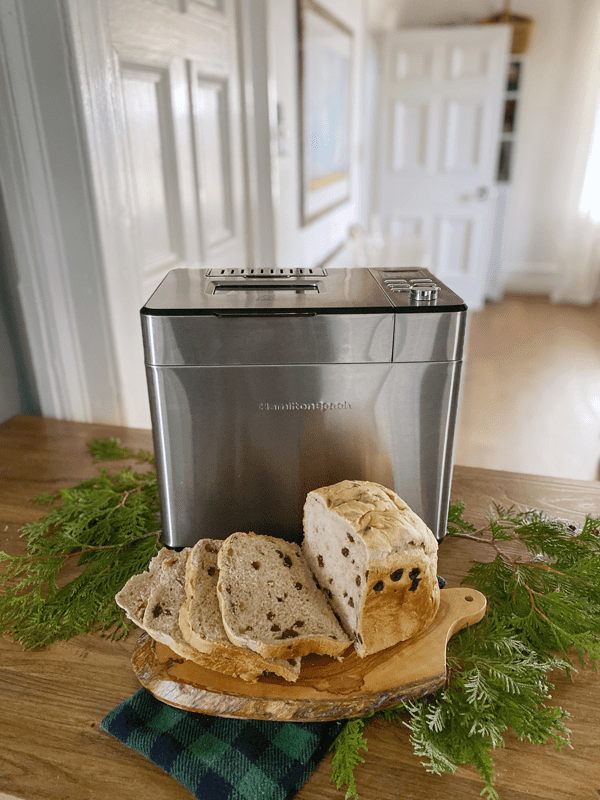 https://lifeatcloverhill.com/wp-content/uploads/2019/11/cinnamon-raisin-bread-french-toast-breadmakers4.png
