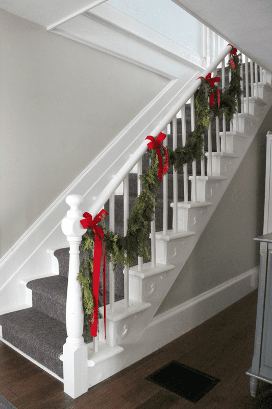 https://lifeatcloverhill.com/wp-content/uploads/2019/12/cloverhill-farmhouse-christmas-2019-home-tour-feature.png