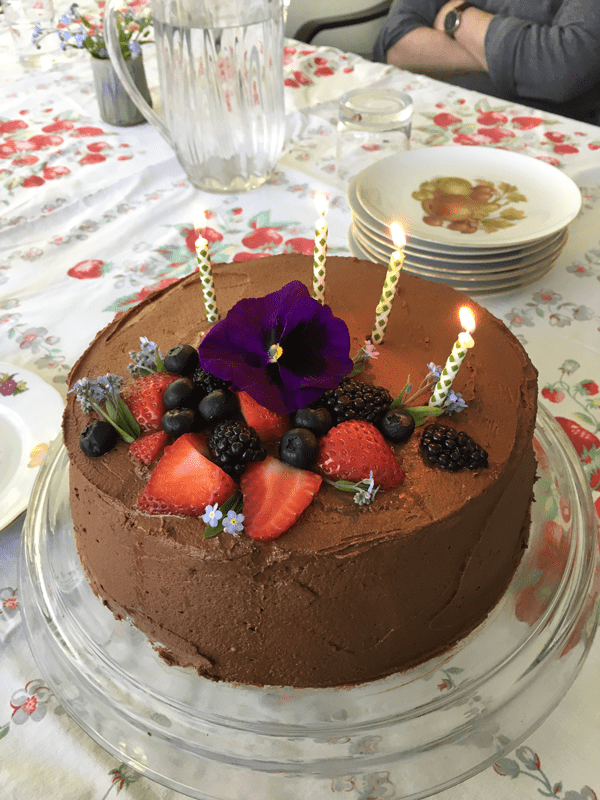 edible-flowers-chocolate-cake1 - Life at Cloverhill