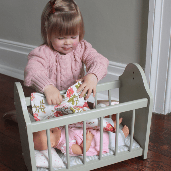 doll-crib-makeover-feature