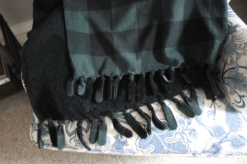 Cowboys Handmade No-sew Fleece Blanket Throw 