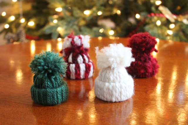 mini-yarn-ornaments-feature