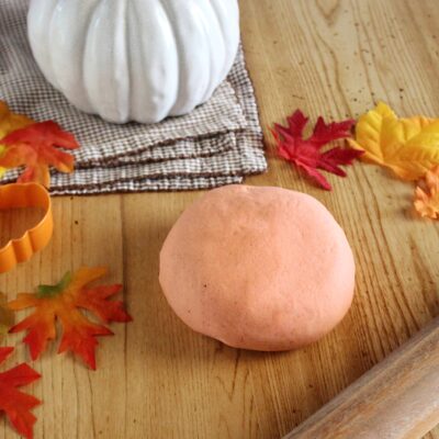 Pumpkin Spice Playdough – Easy No-Cook Method