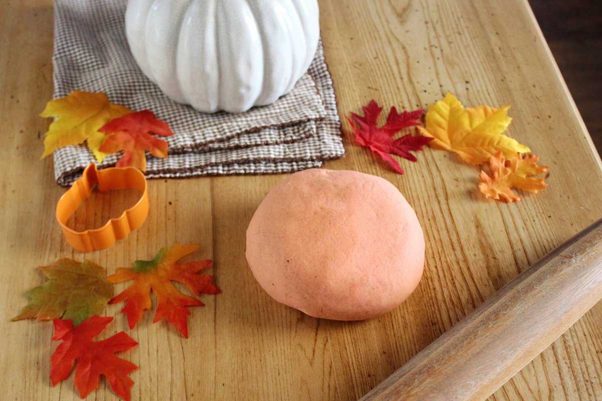 pumpkin spice playdough no cook method